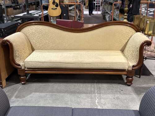 Victorian mahogany-framed settee