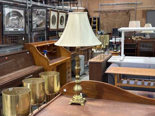Brass decorative lamp with cream shade