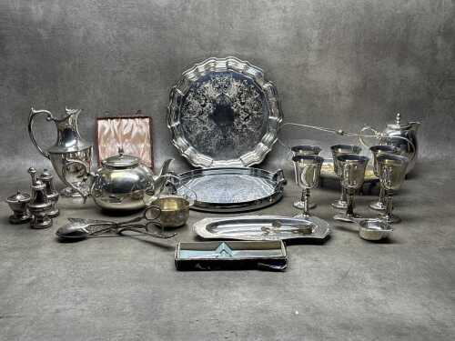 Mainly silver-plated items, including boxed and gold-plated cake forks,