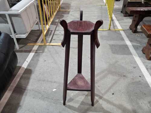 Jardini&egrave;re stand
