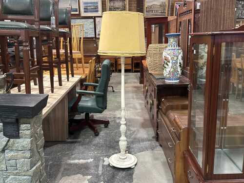 Floor lamp