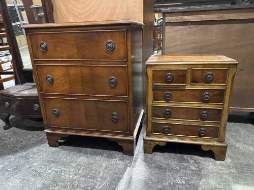 Pair of chest of drawers