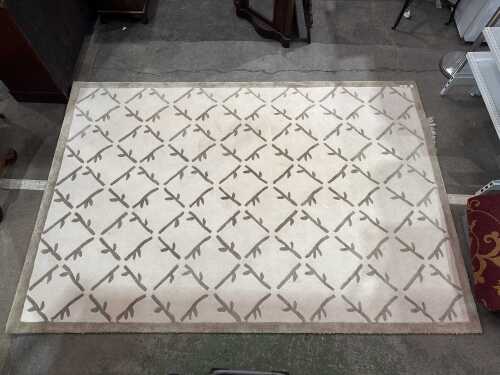 Hand-tufted wool rug