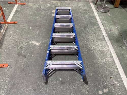 Six-piece aluminium painter's ledge
