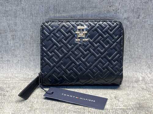 Designer-style wallet