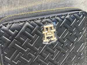 Designer-style wallet - 2