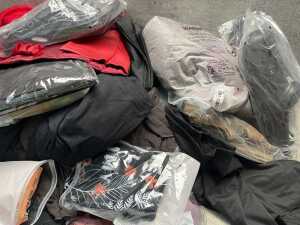 Group of assorted clothing & accessories - 3