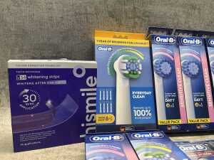 Group of Oral B brush heads - 2