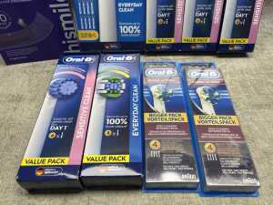 Group of Oral B brush heads - 3