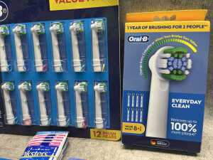 Group of Oral B products - 3