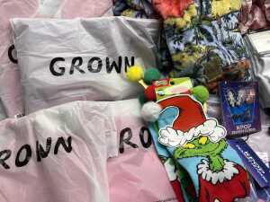 Group of Girls clothing size 7-10 - 3