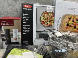 Group of homewares - 2
