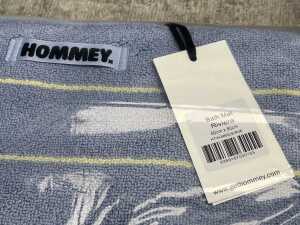 Two Hommey hand towels and bath mat - 3
