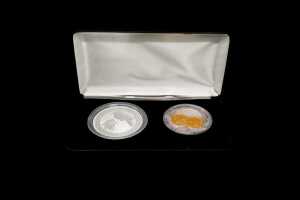 2000 Perth Coin Fair coin and medallion set in 0.999 silver totalling 4 troy ounces - 4