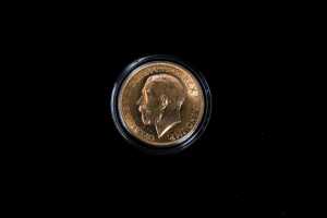 1919 and 2019 0.9167 gold sovereign Centenary pair. 15.96 grams total - 5