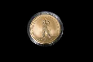 2001 Sir Donald Bradman commemorative coin set in 0.999 gold, 0.999 silver and aluminium bronze - 3