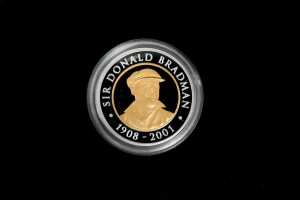 2001 Sir Donald Bradman commemorative coin set in 0.999 gold, 0.999 silver and aluminium bronze - 4