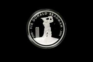 2001 Sir Donald Bradman commemorative coin set in 0.999 gold, 0.999 silver and aluminium bronze - 5