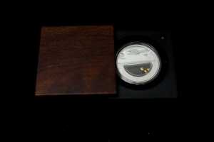 2010 Treasures of Australia Gold $1 0.999 silver proof coin, 1 troy ounce - 3