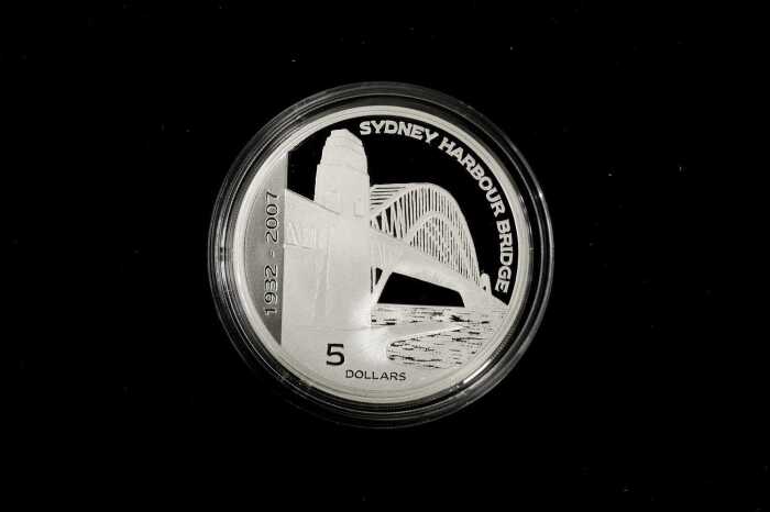 2007 75th Anniversary of the Sydney Harbour Bridge $5 fine 0.999 silver proof coin, 36.31 grams