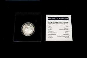 Two commemorative coins, One 0.999 and one 0.500 silver, totalling 23.36 grams - 3