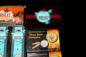Group of assorted collectable coins - 3