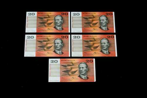 Five paper $20 banknotes including consecutive serial numbers