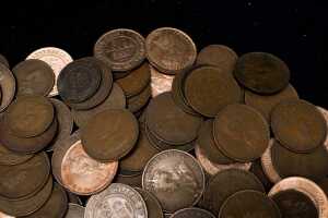 Group of pre-decimal pennies and half pennies - 3