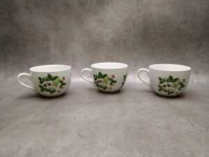 Three Portmeirion 'Summer Strawberries' porcelain breakfast cup and saucers - 2