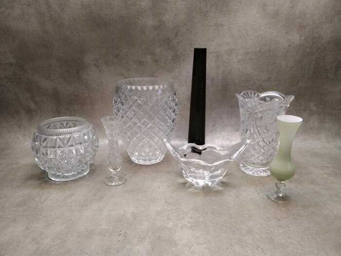Crystal and glass decorative items, including Kosta Boda