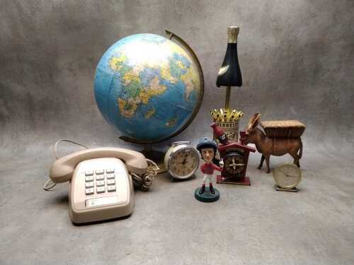 Collection of vintage items