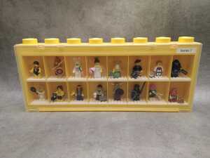LEGO Minifigure black and yellow display cases, some minifigures included - 4