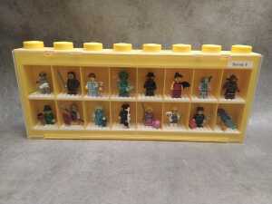 LEGO Minifigure black and yellow display cases, some minifigures included - 3