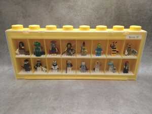 LEGO Minifigure yellow display cases, some minifigures included - 3