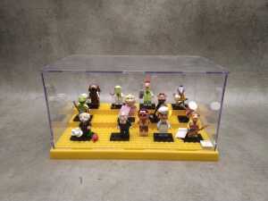 LEGO Minifigures including stands - 2