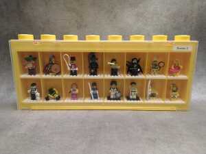 LEGO Minifigure black and yellow display cases, some minifigures included - 3