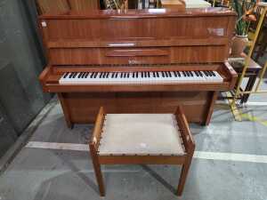 Ronaldi piano with stool