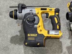 DeWalt cordless rotary hammer and circular saw - 2
