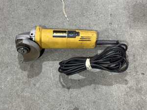 DeWalt DW803 angle grinder - 2