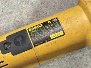 DeWalt DW803 angle grinder - 3