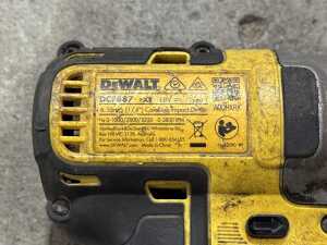 Three DeWalt cordless drills/drivers - 4