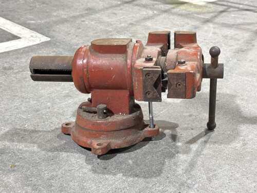Heavy-duty swivel bench vice