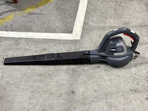 Ozito 1800W corded garden blower