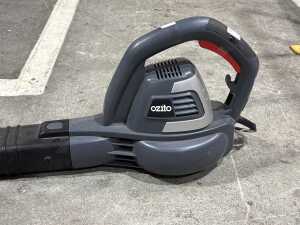Ozito 1800W corded garden blower - 2