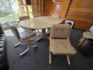 Seven-piece Danish De Luxe dining suite
