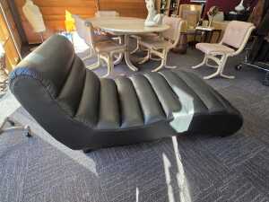 Black leather chaise lounge - 2