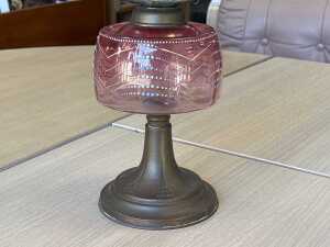 Antique Venus No. 2 kerosene lamp with brass base and hand-painted glass bowl - 2