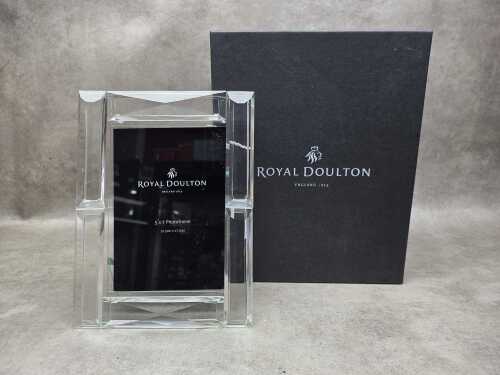Royal Doulton 'Radiance Collection' faceted glass photo frame