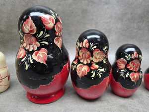 Two hand-painted timber Bubushka nesting dolls - 6
