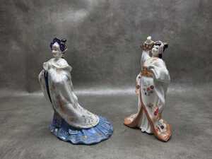 Two Coalport Opera Heroine porcelain figures - 2